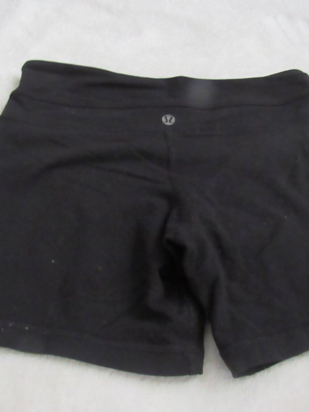Lululemon Black Biker Like Shorts Size 4 USED - Picture 3 of 5